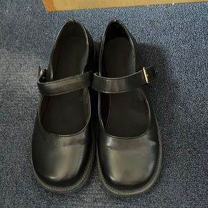 NEW LISTING ⭐️ Black Mary Janes